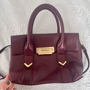 Vintage FLYNN geuine leather crossbody bag in burgundy with removable strap